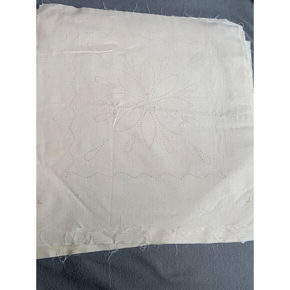 18 x 18 Snowflake Candlewicking Cotton Muslin Quilt Block Stamped Pattern - Picture 4 of 5